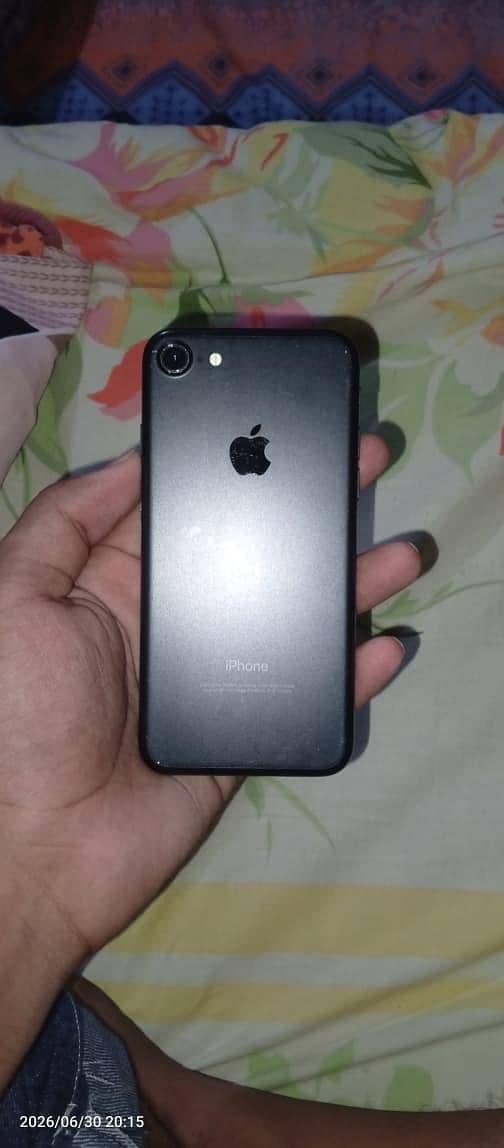 Apple iPhone 7 2