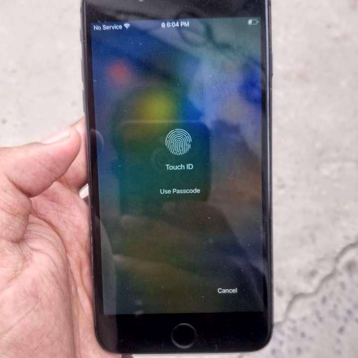 Apple iPhone 8 Plus 1