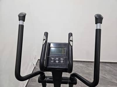 Elliptical exercise bike gym cycle