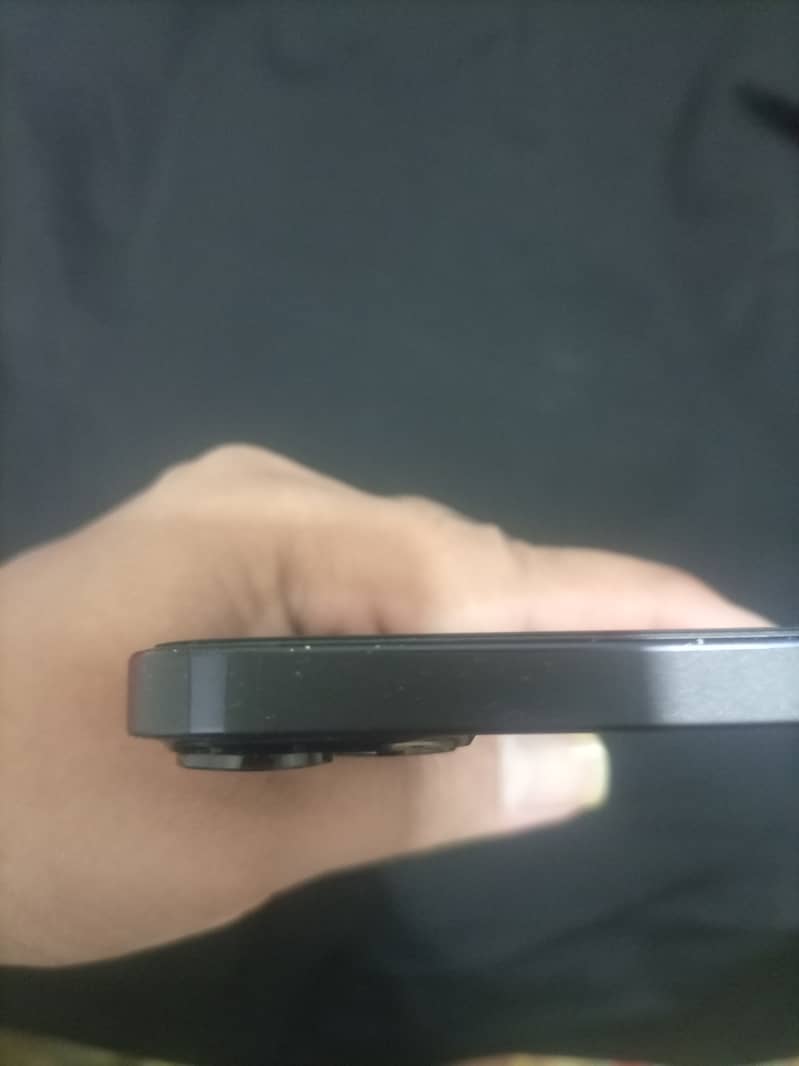 Apple iPhone 13 2