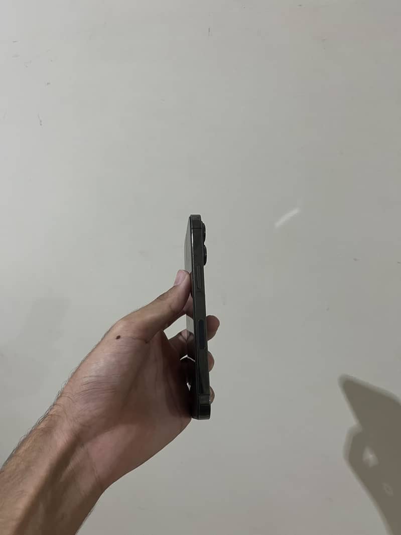 Apple iPhone 13 Pro 3