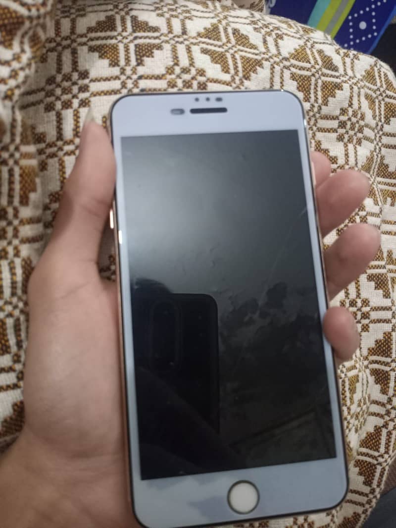 Apple iPhone 8 Plus 0