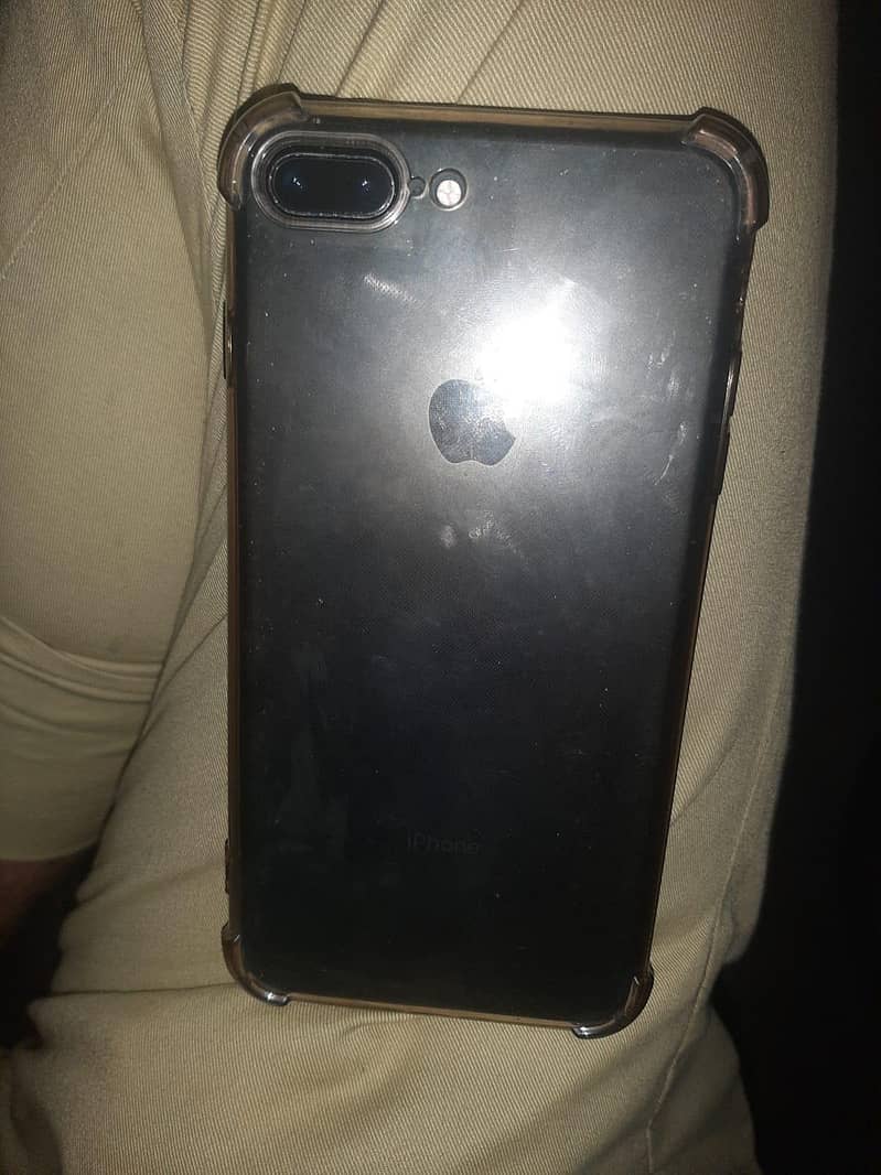 Apple iPhone 7 Plus 2