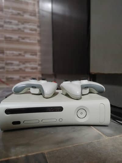xbox 360 original jasper model with 2 wireless controlers