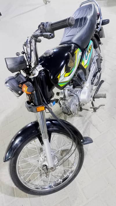 Honda CD70 2023 model Karachi num 1st owner Genuine mint condition