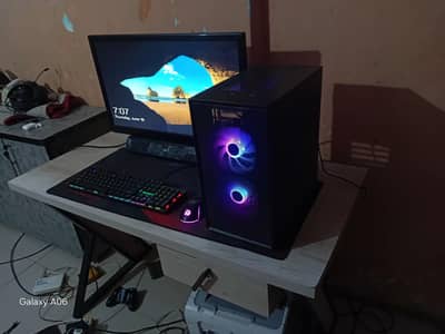 GAMINGPC AND TABLE AND CHAIR