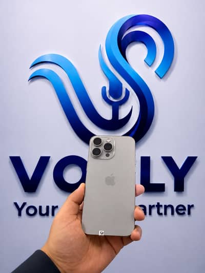 Apple iPhone 15 Pro Max j v