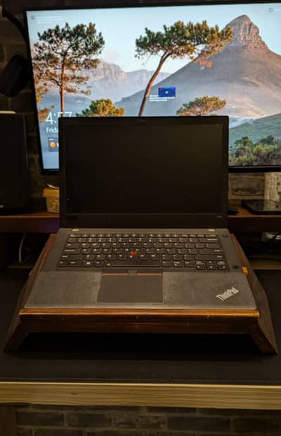 Lenovo ThinkPad T480 (Core i7 8th Gen / 16GB RAM / 256GB SSD) – 10/10