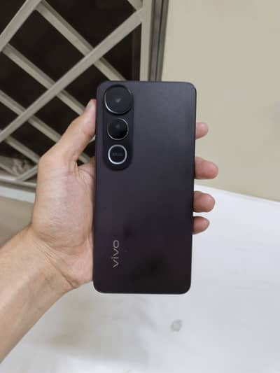 Vivo v50 lite 5g for sale 12 256 full box not a single fault