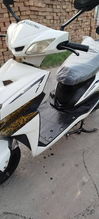 Electric scooty for sale