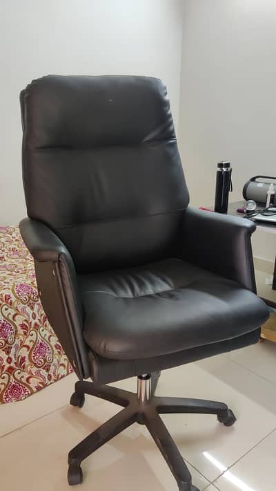 black leather office chair