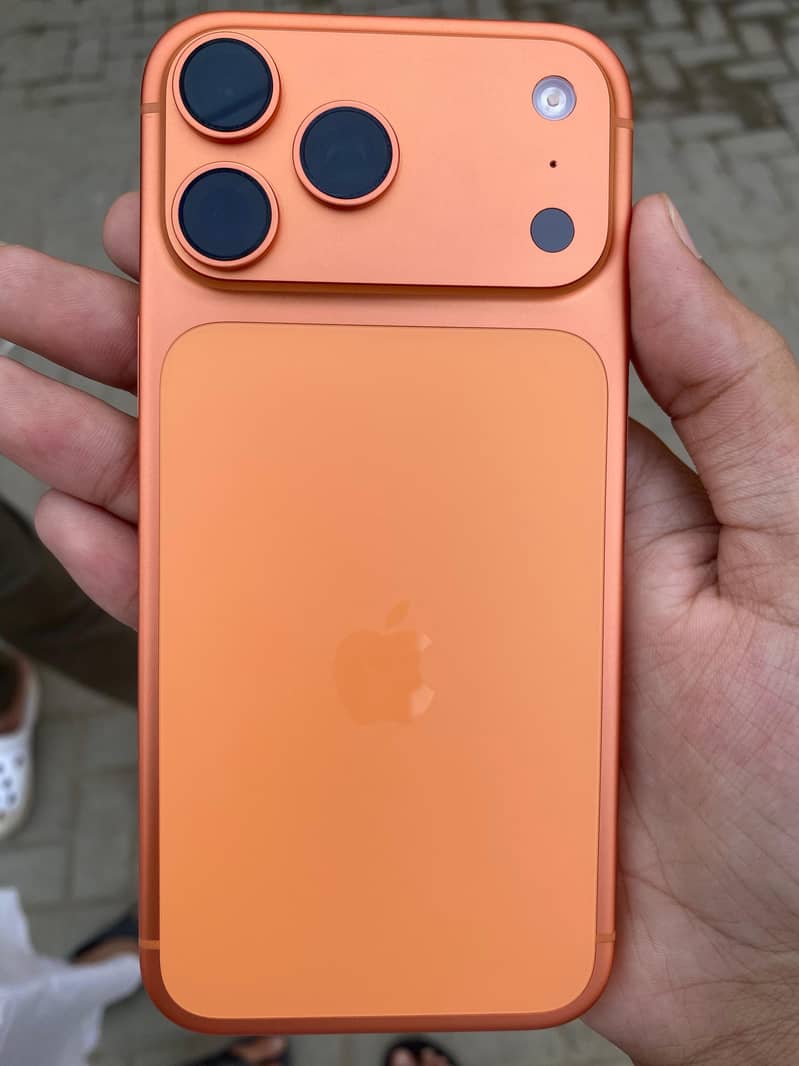 Apple iPhone 17 Pro Max 2