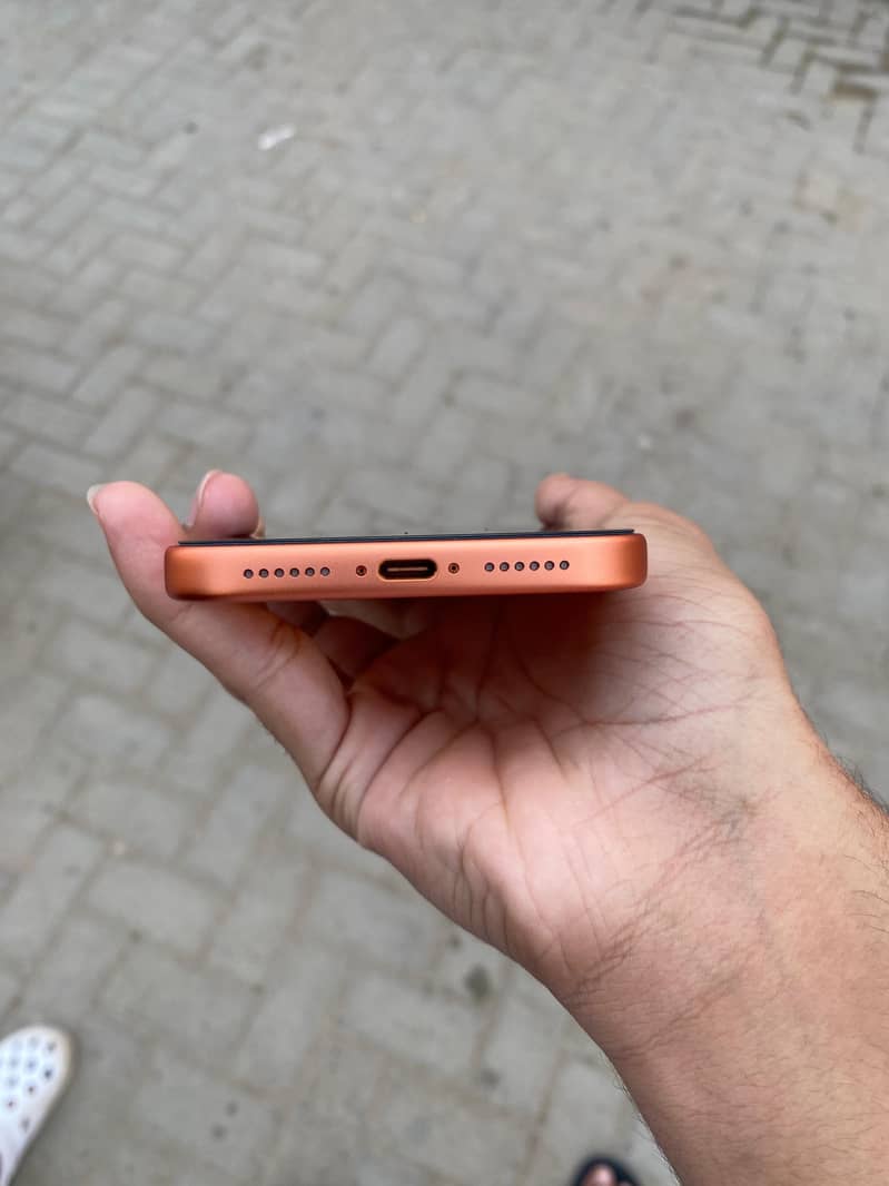 Apple iPhone 17 Pro Max 4