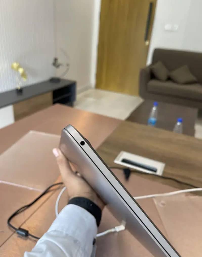 Macbook Pro M2  ( Touchbar ) 3