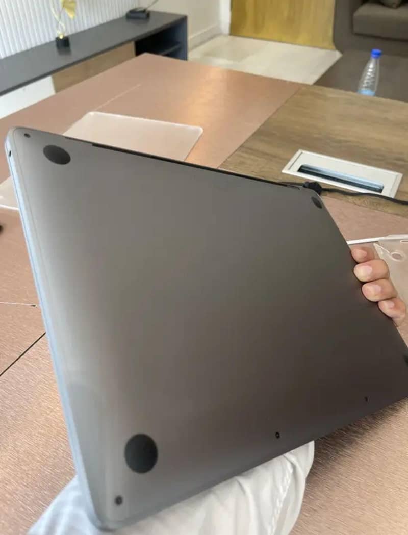 Macbook Pro M2  ( Touchbar ) 6