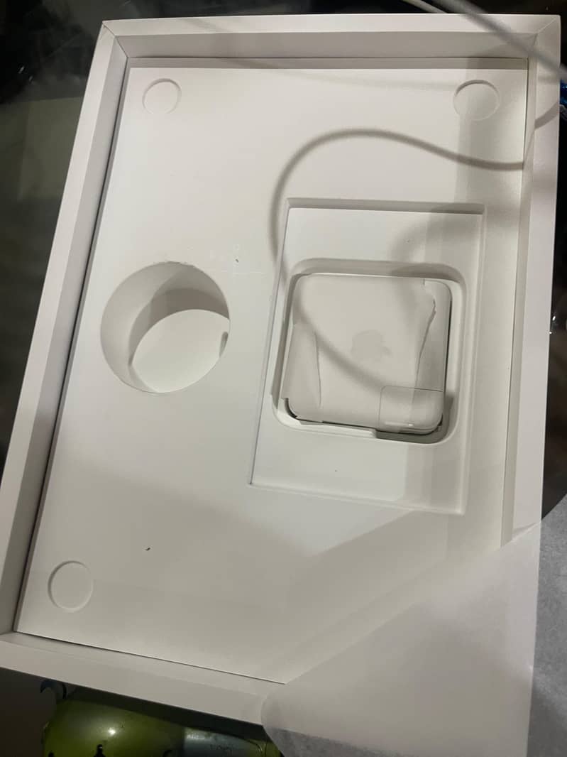 Macbook Pro M2  ( Touchbar ) 9