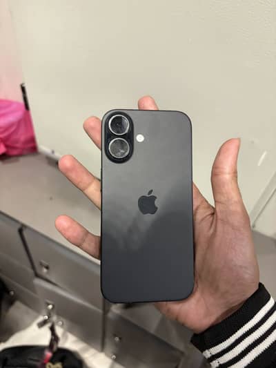 Apple iPhone 16