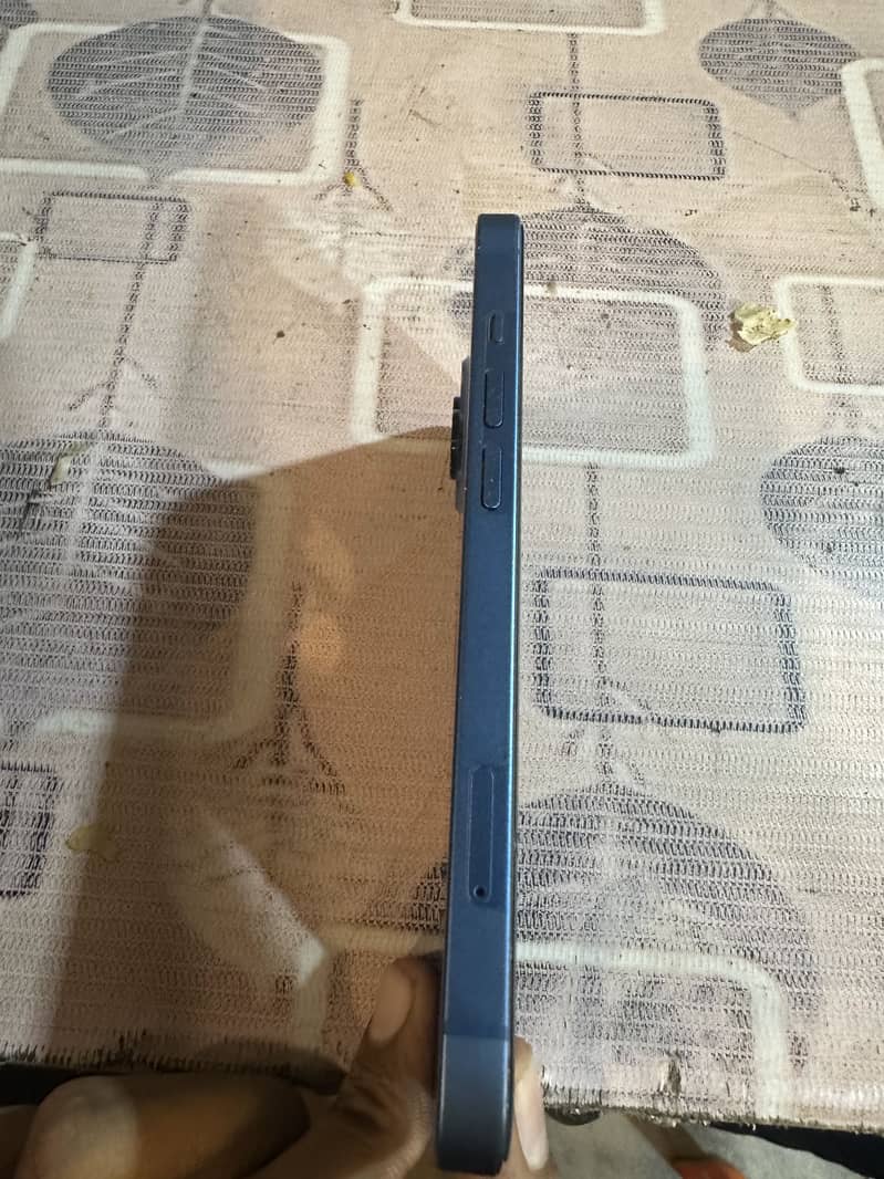 Apple iPhone 13 1