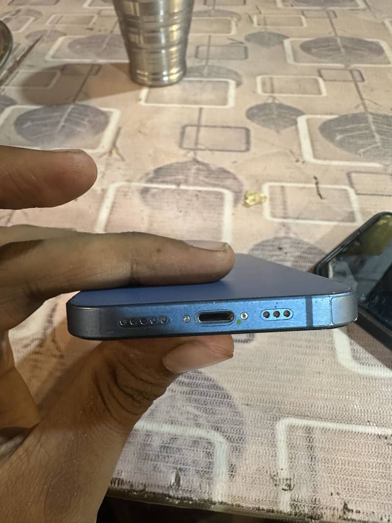 Apple iPhone 13 3