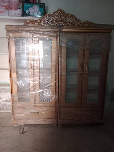 4 door show case dico paint