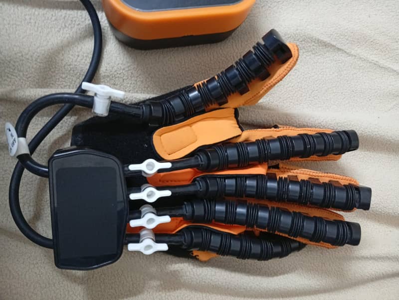 robotic hand exerciser 1