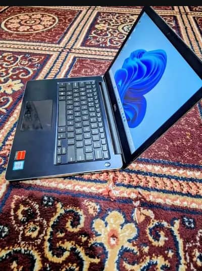 Dell Vostro 5370 Core i7 8 gen 4 Gb graphic card urgent sale need