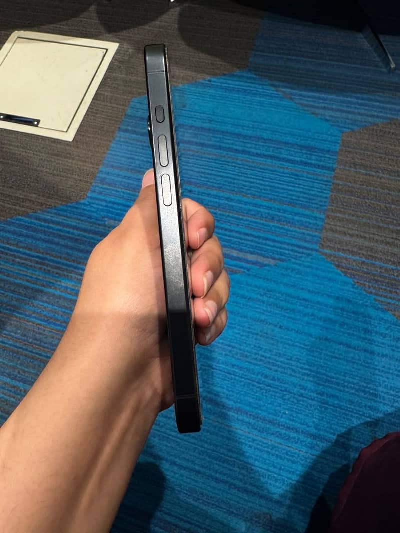 Apple iPhone 15 Pro JV 2