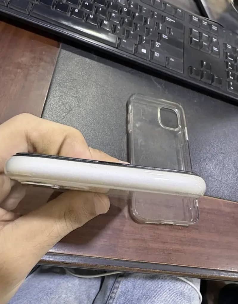 Apple iPhone 11 6