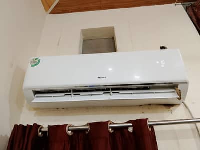 gree ac 1.5 ton full chill mahool  ok condition