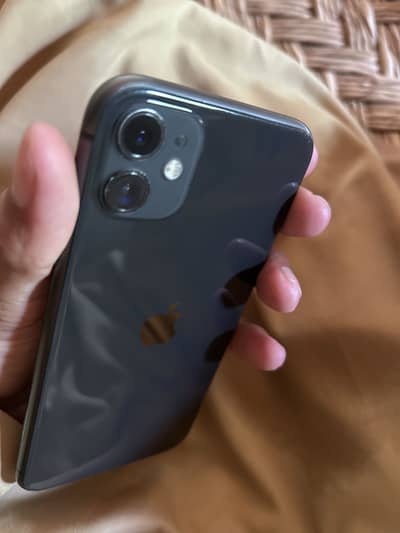 Apple iPhone 11 Whatsapp (03714560425)