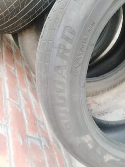 hilux. dubule door tyrs