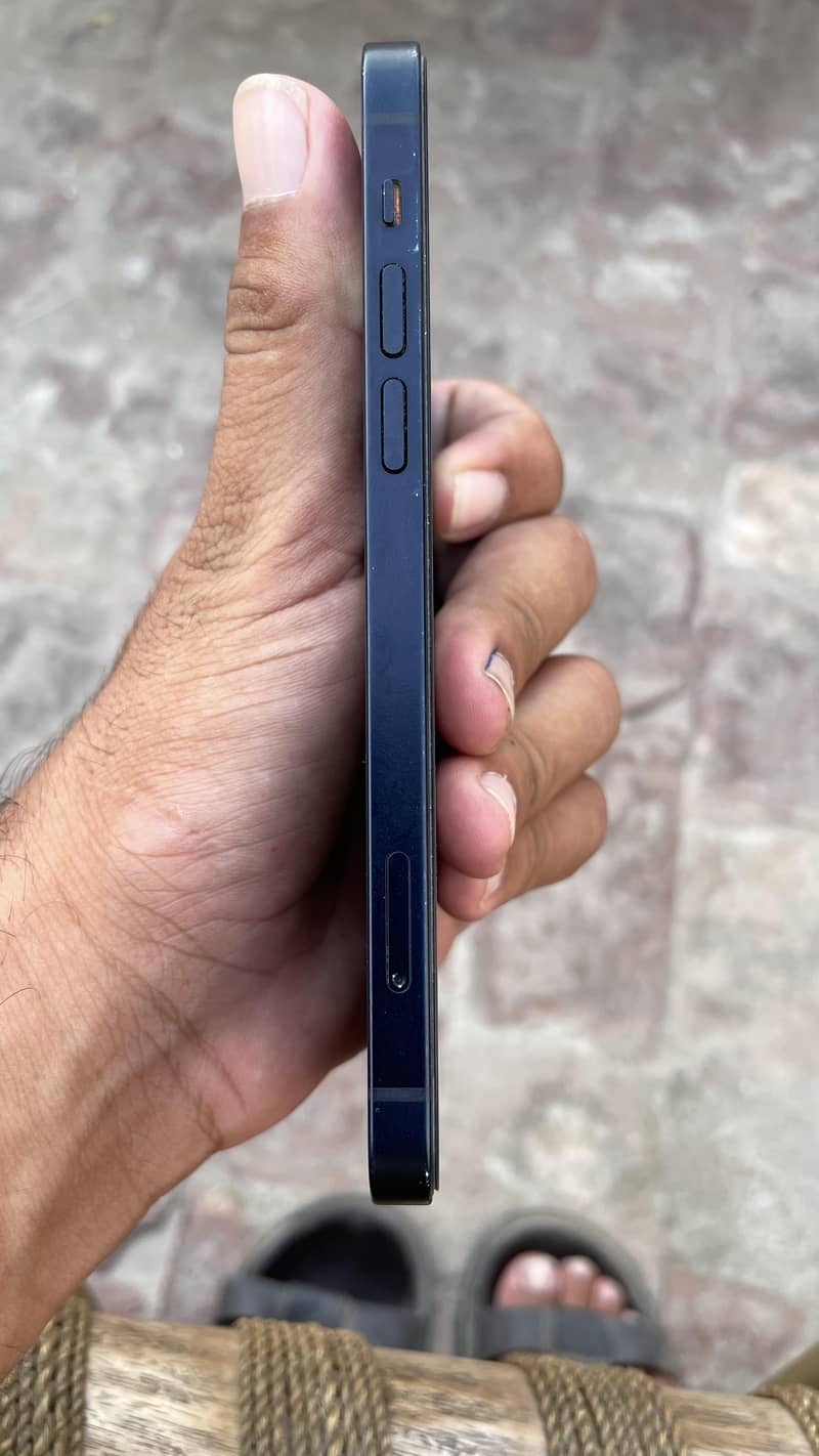 Apple iPhone 12 3
