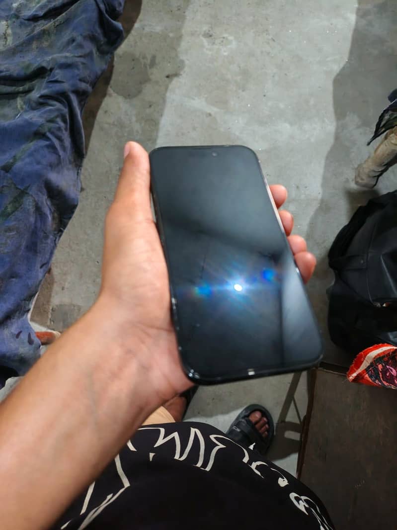 Apple iPhone 14 Pro 0