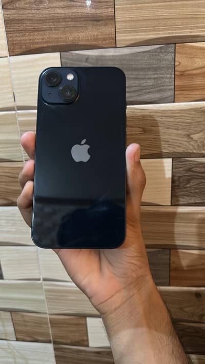 Apple iPhone 13