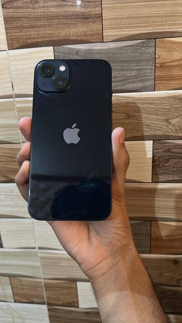 Apple iPhone 13 0