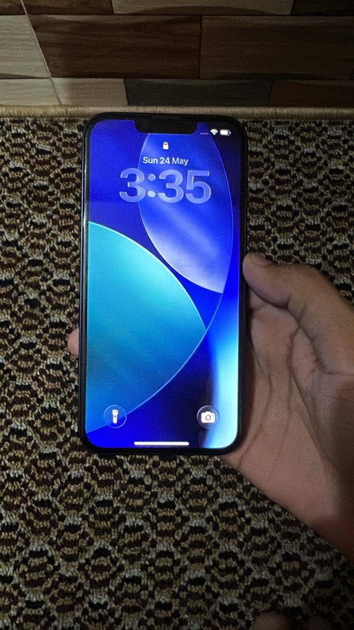Apple iPhone 13 1