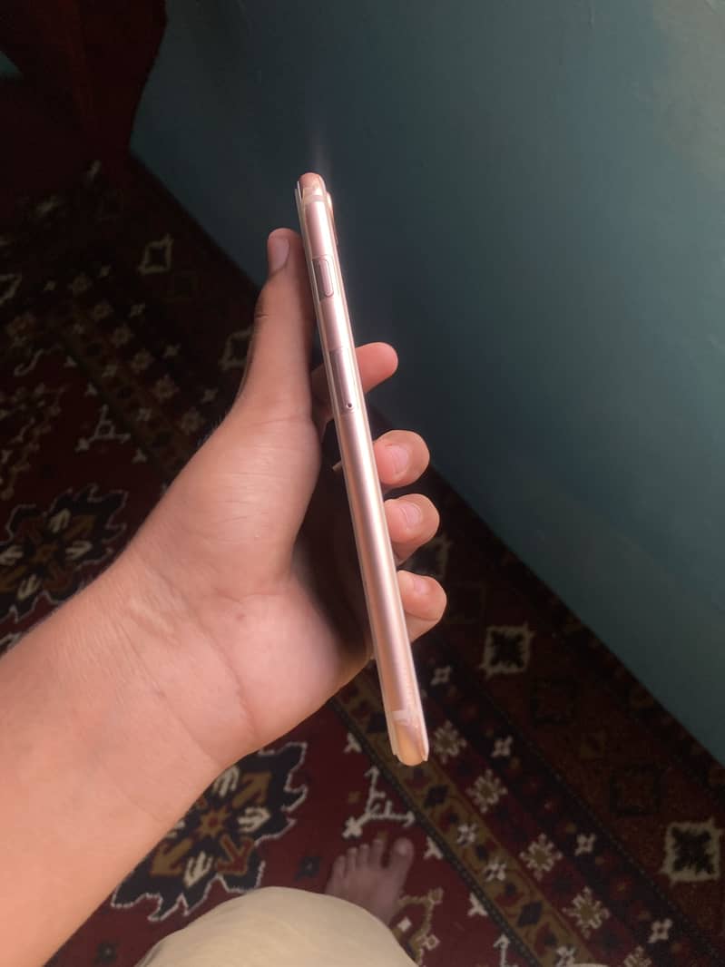 Apple iPhone 8 Plus 3
