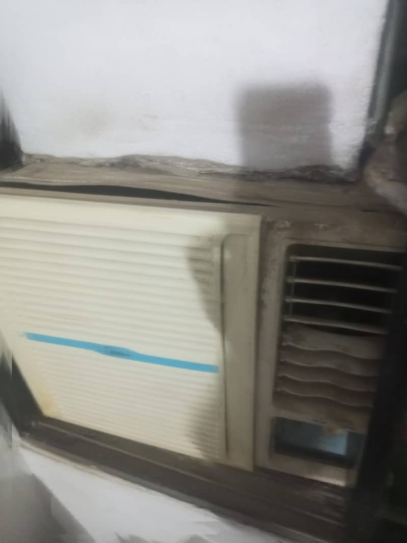 window ac 4