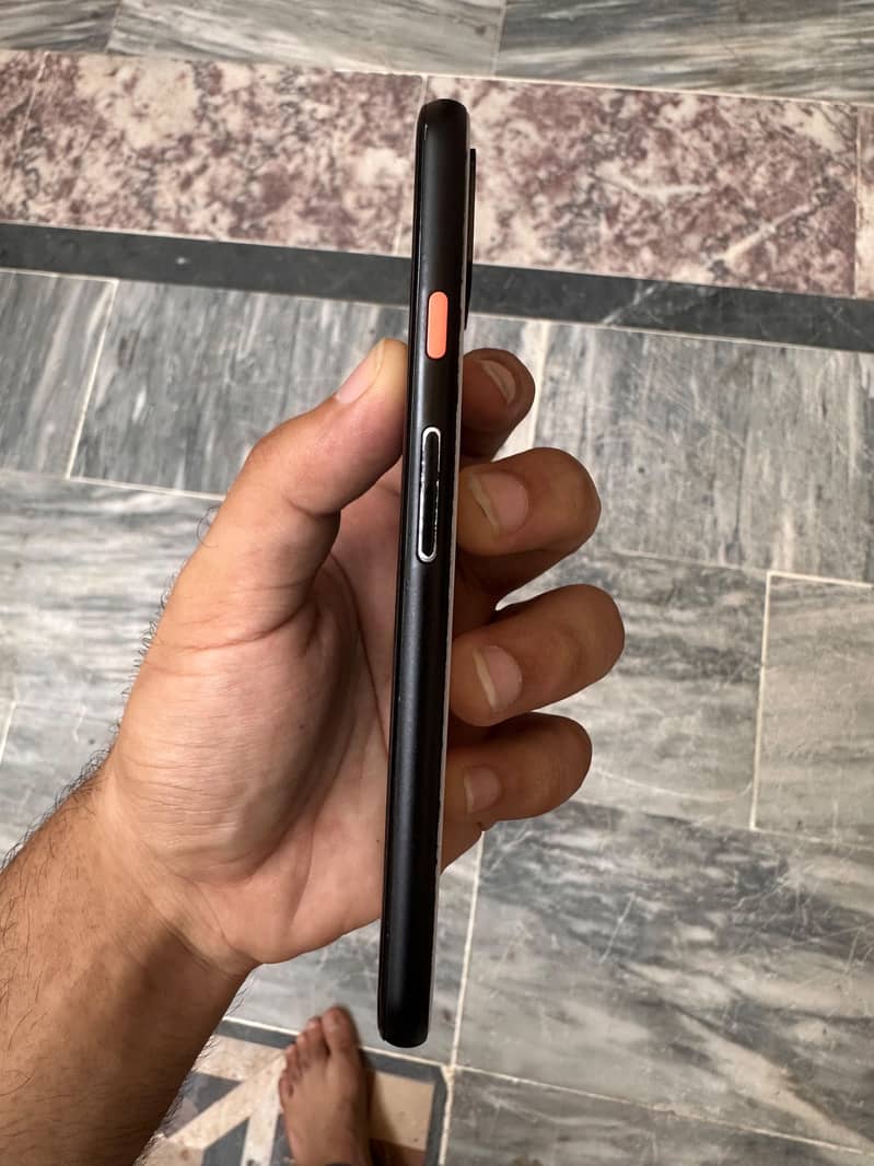 Google Pixel 4 3