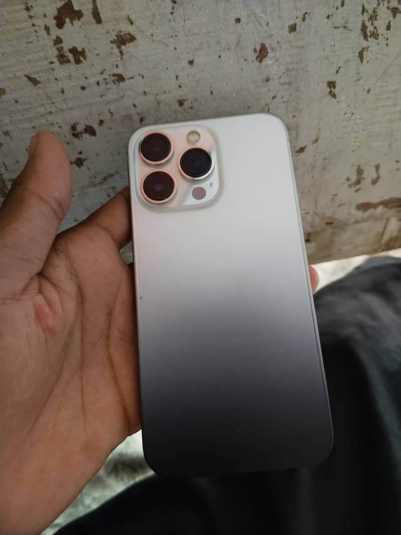 Apple iPhone 13 Pro 1