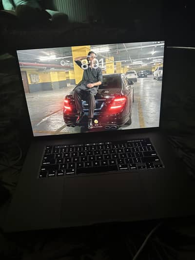 Macbook pro 2019 | 15.6 inch  | core i7 | 32gb ram | 1tb storage