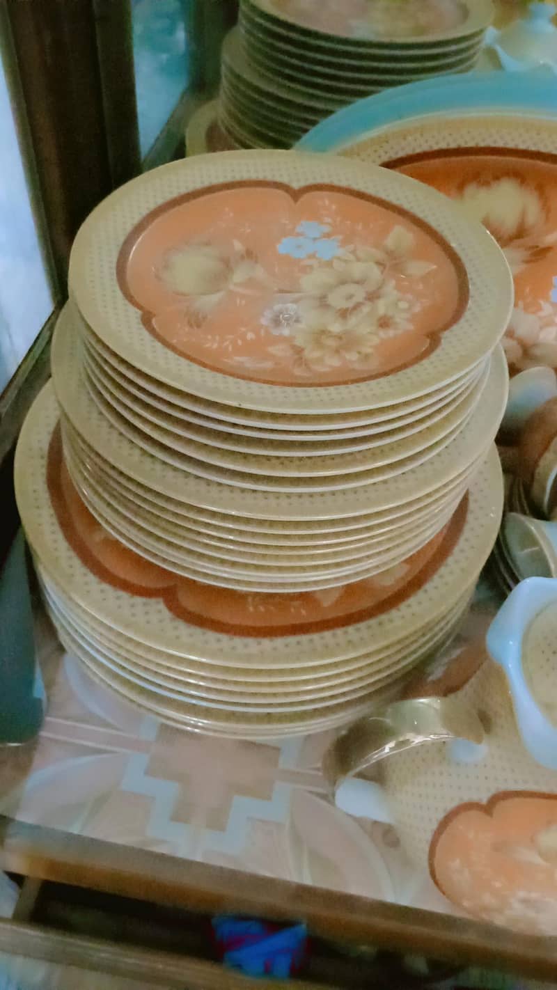 61 PC dinner set 3