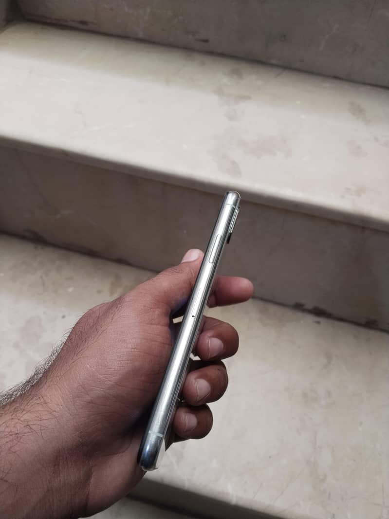 Apple iPhone X 1