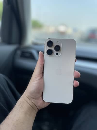 Apple iPhone 16 Pro Max