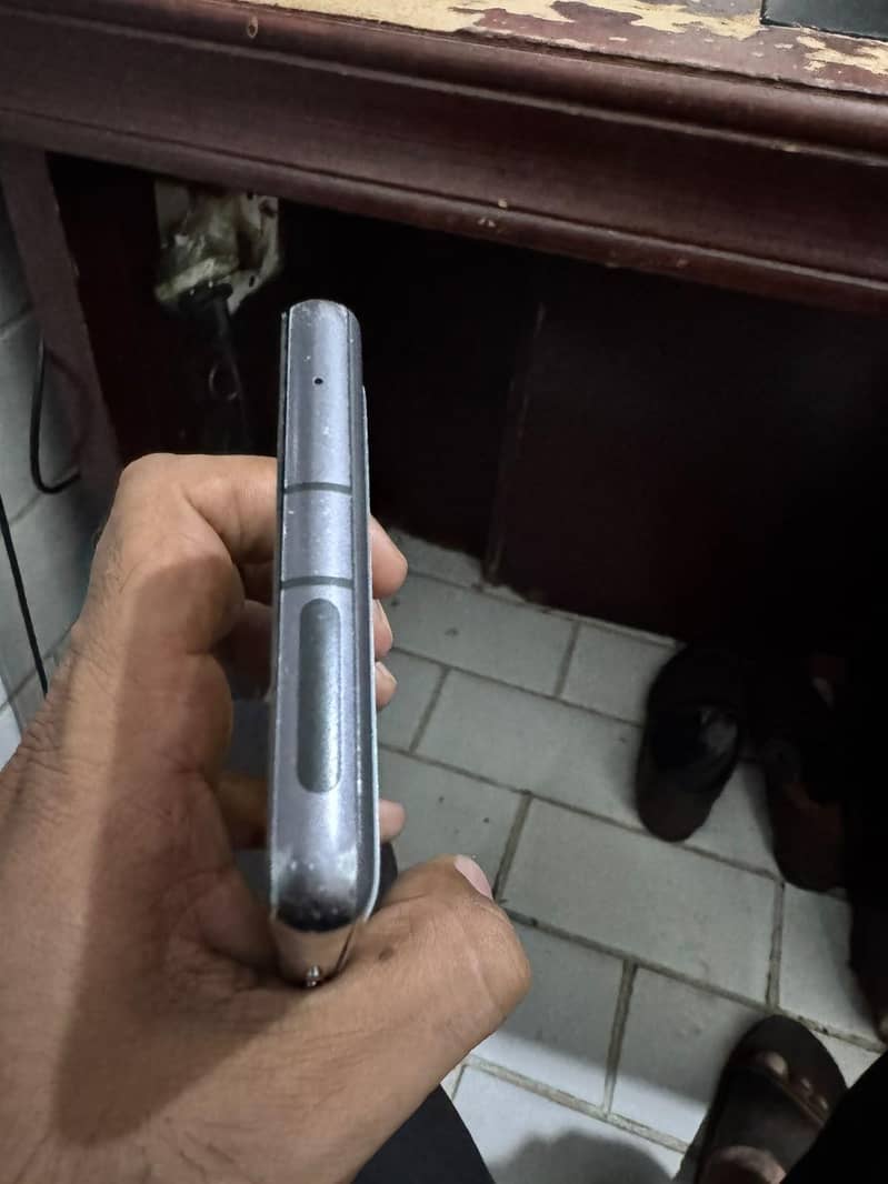Google Pixel 7a 5