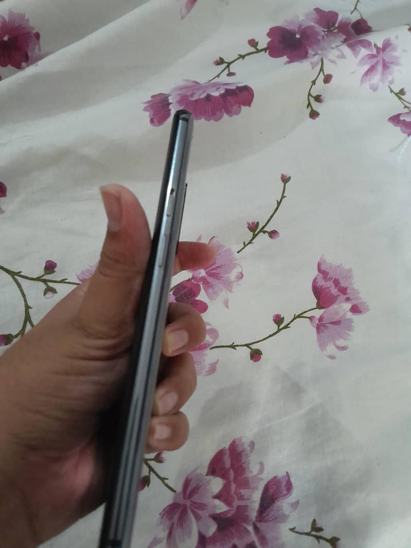 One Plus 7 Pro 4