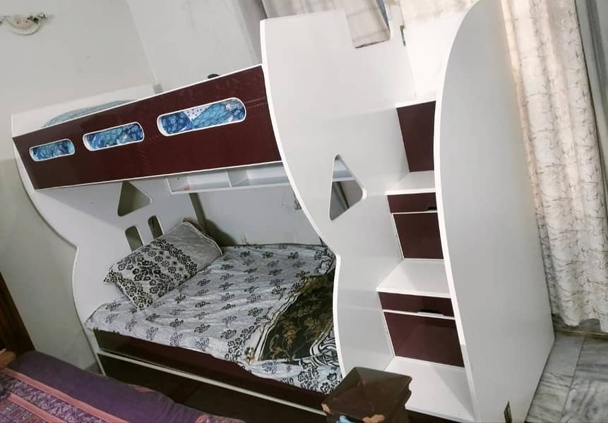 Bunk Bed Triplet 0