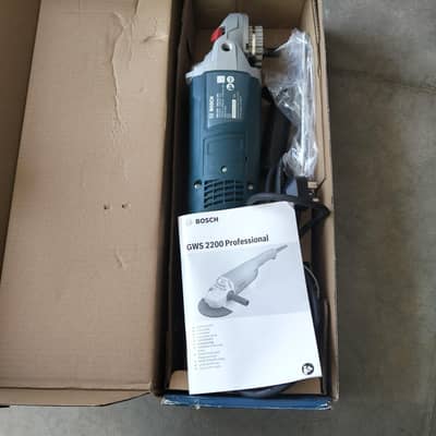 Bosch Professional GWS 2200 Angle Grinder (2200W)