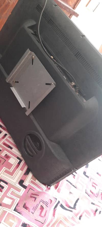 27" LED for sale
