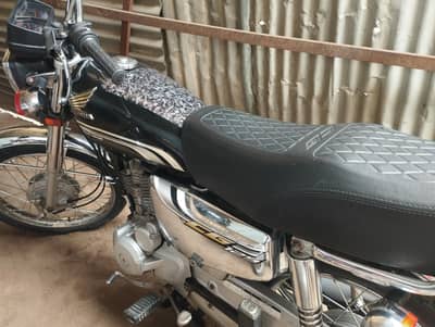 self start. 19/20 modle all genion bike neat condition good looking